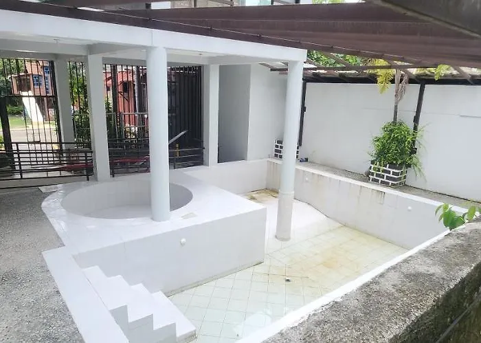 Large New Up To 6 Pax Apartment *