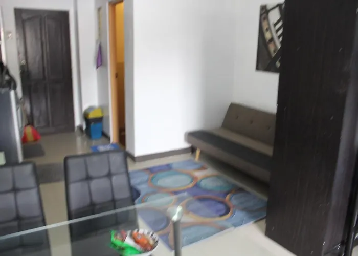 Large New Up To 6 Pax Apartment